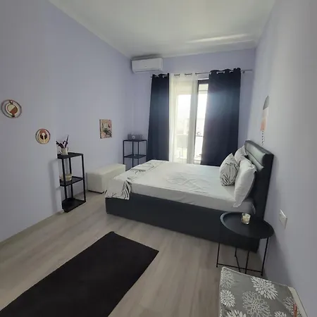 Apartment Square 21 Number 2 *