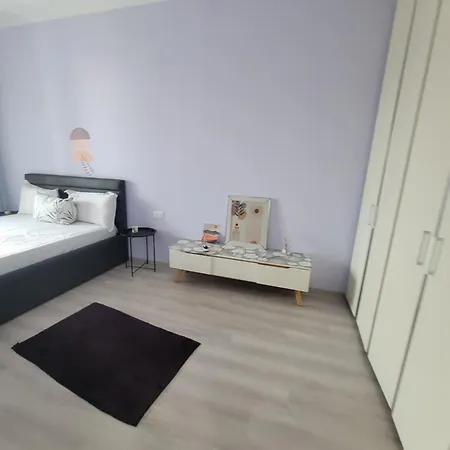Square 21 Number 2 Apartment *